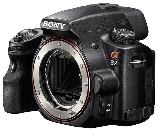 Sony Alpha SLT-A37 Body Aparat z półprzezroczystym lustrem, korpus bez obiektywu. 16,1 megapikseli, Matryca Exmore APS, Video Full AVCHD, 7 kl. / s, funkcja autoportretu, ekran LCD 6,7 cm.
