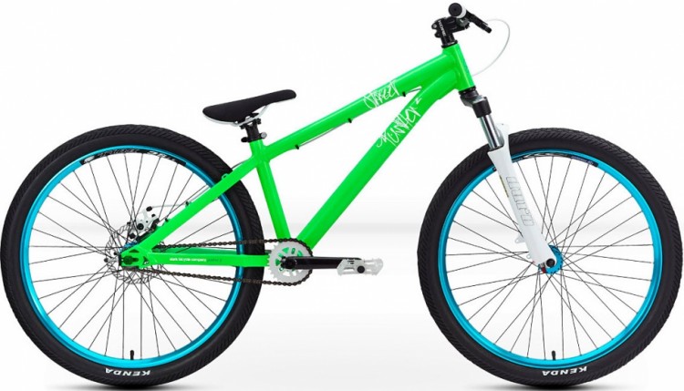 Stark Pusher 2 Ekstremalny Hardtail, odpowiedni zarówno dla początkujących, jak i zaawansowanych jeźdźców.